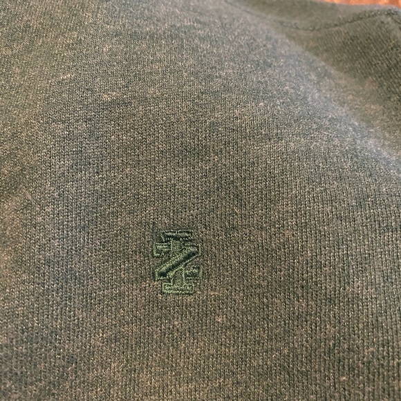 Izod sweater - Picture 2 of 2